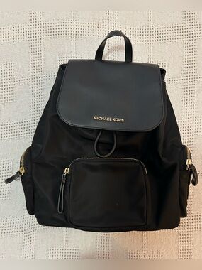 MK MICHAEL Michael Kors Abbey Large Cargo Backpack